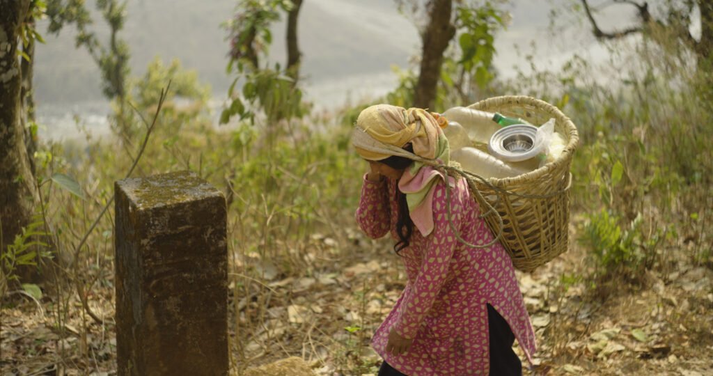 eca-nature-woman-basket